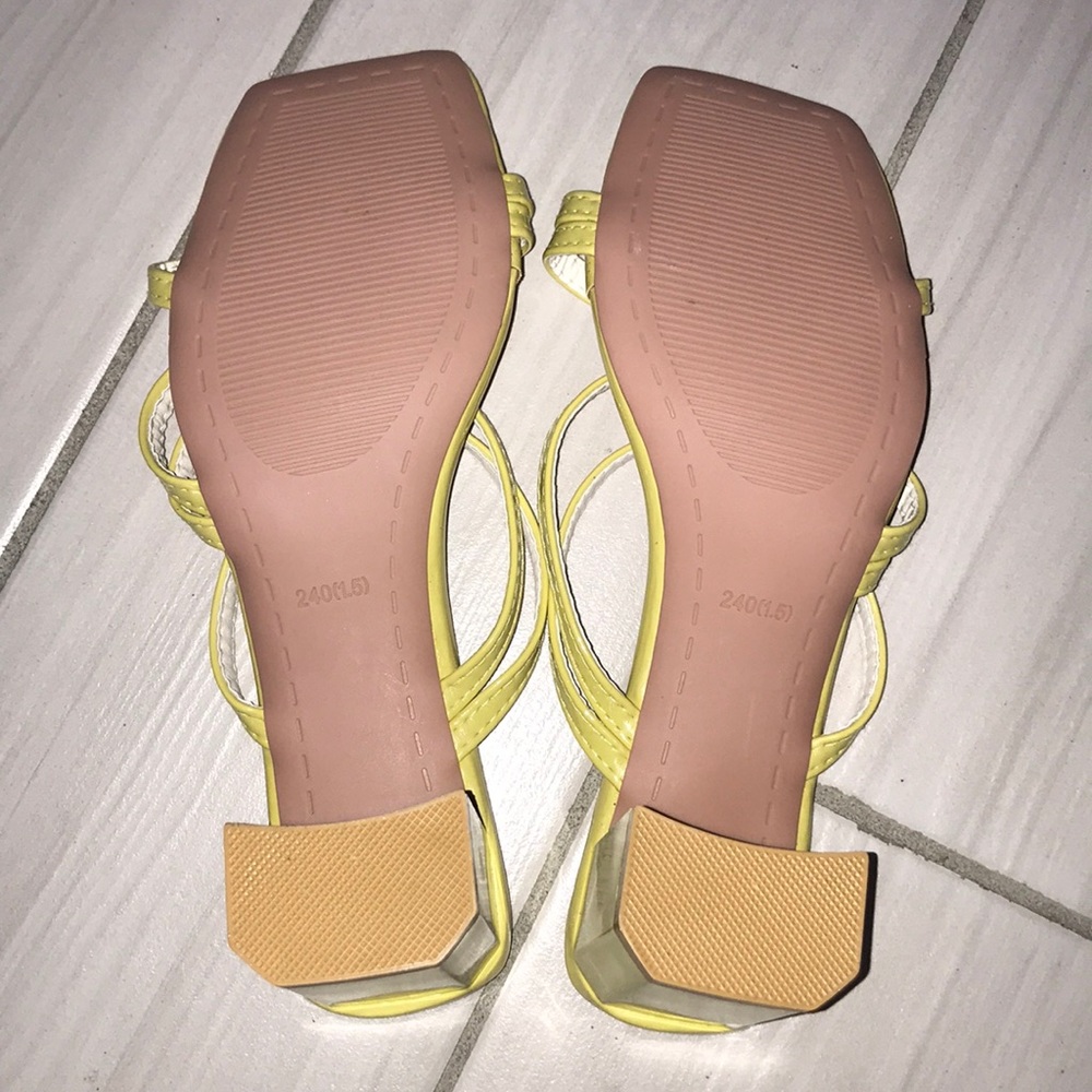 SOLD— Dushinvren Patent Leather Sandals/Mules NWOT - Picture 4 of 6